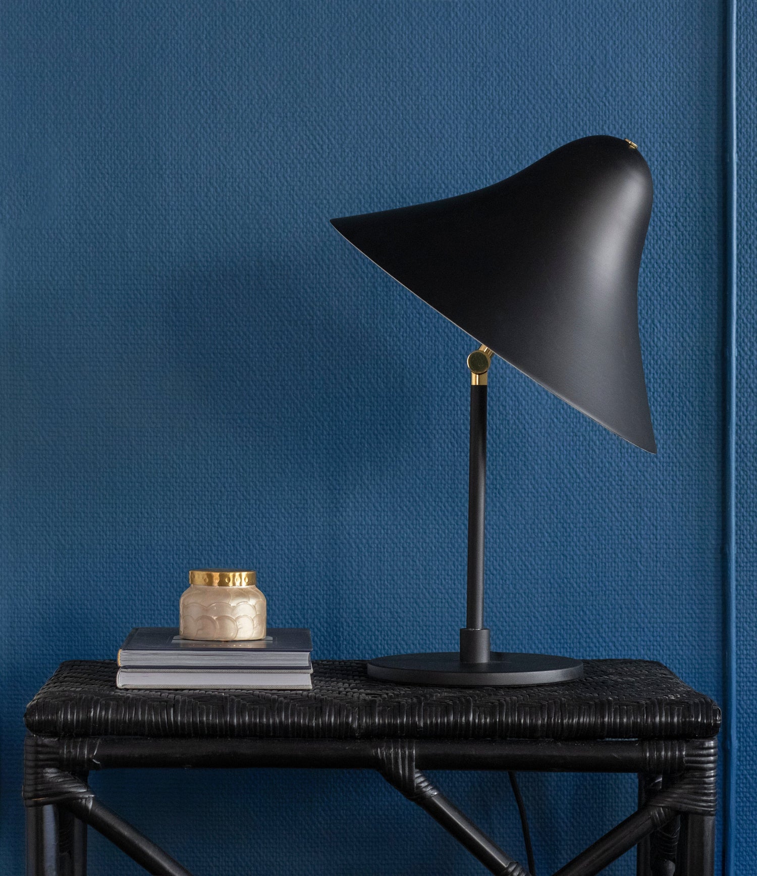 Alba pöytävalaisin musta Pöytävalaisin Innolux