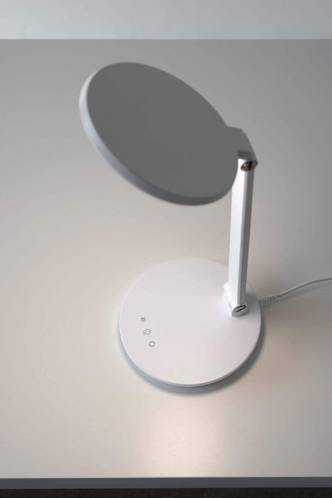 Inari työpöytävalaisin Pöytävalaisin Innolux