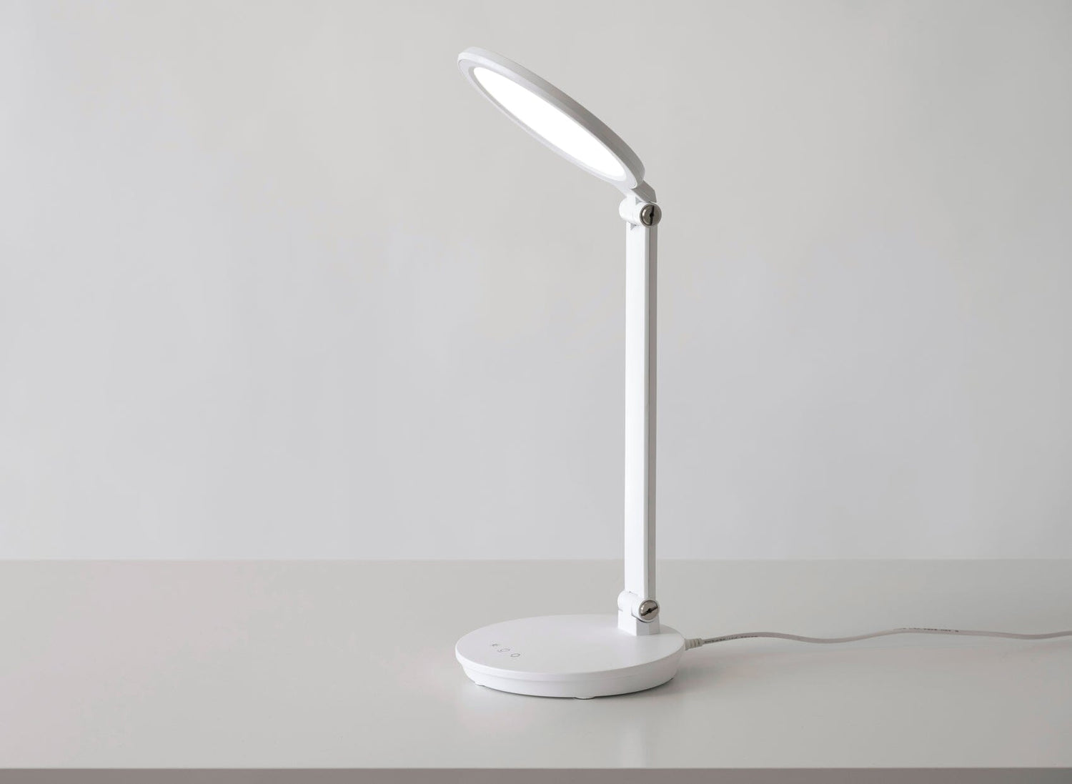 Inari työpöytävalaisin Pöytävalaisin Innolux