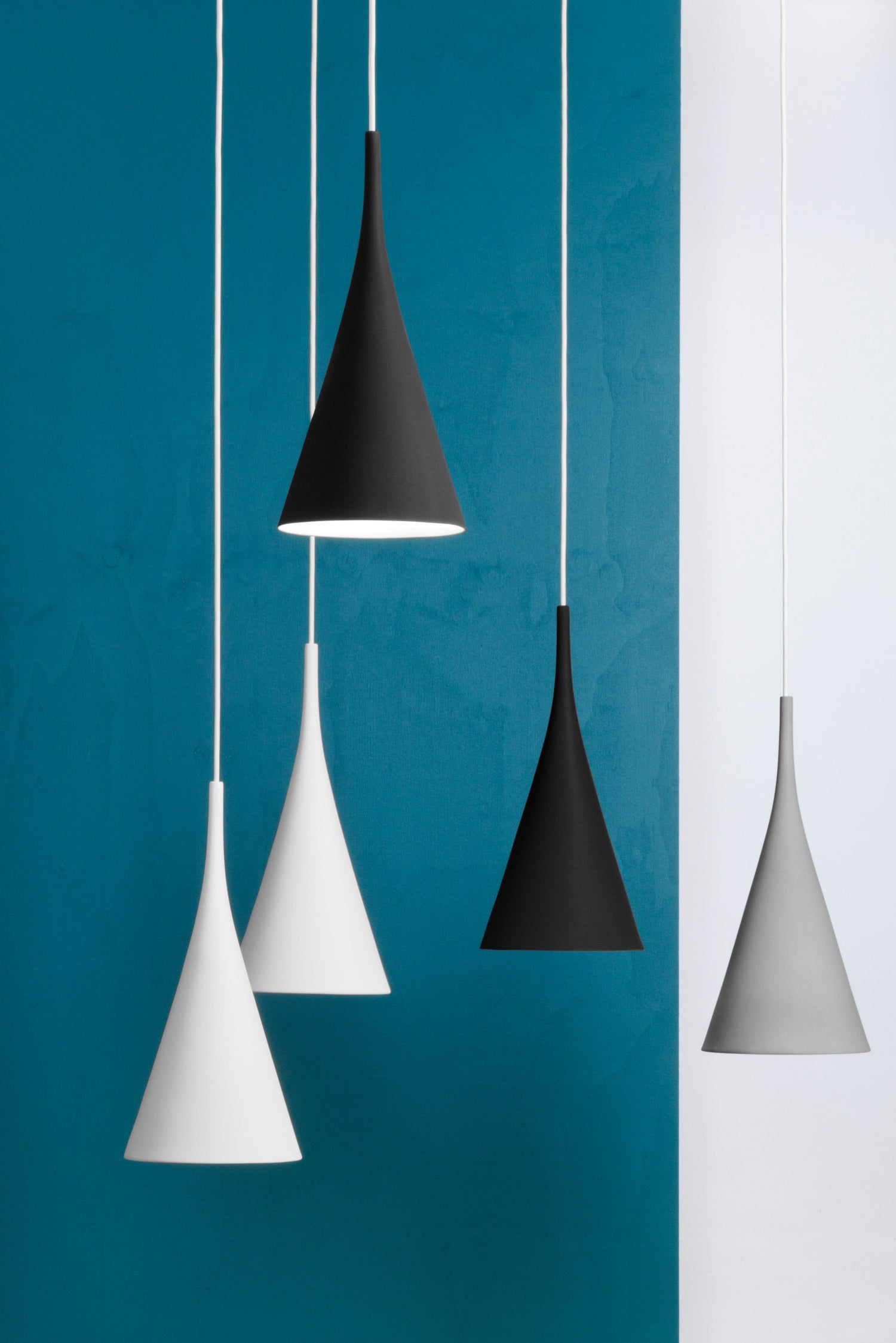 Lambada riippuvalaisin Musta Riippuvalaisin Innolux