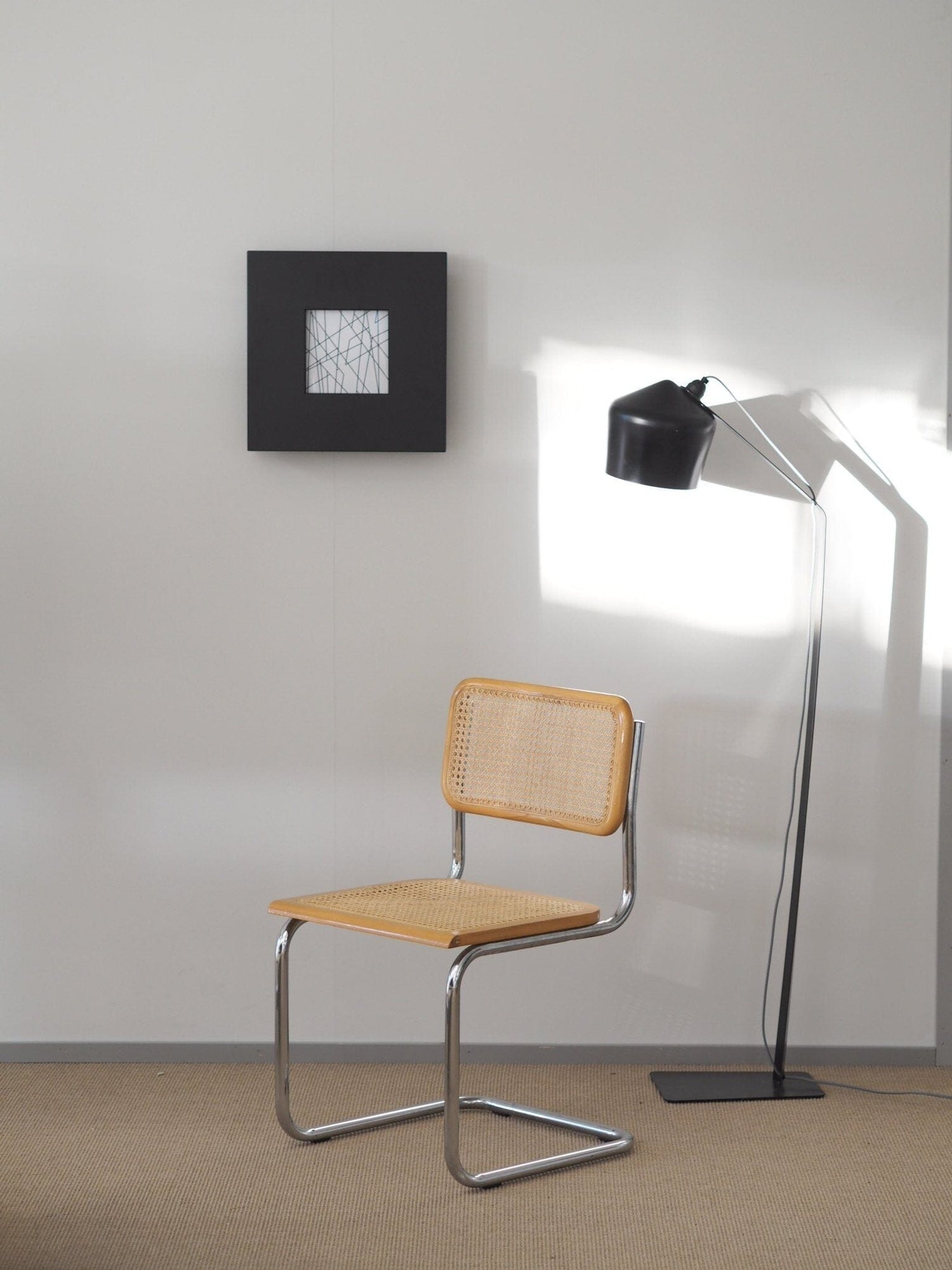 Pasila lattiavalaisin Musta lattiavalaisin Innolux