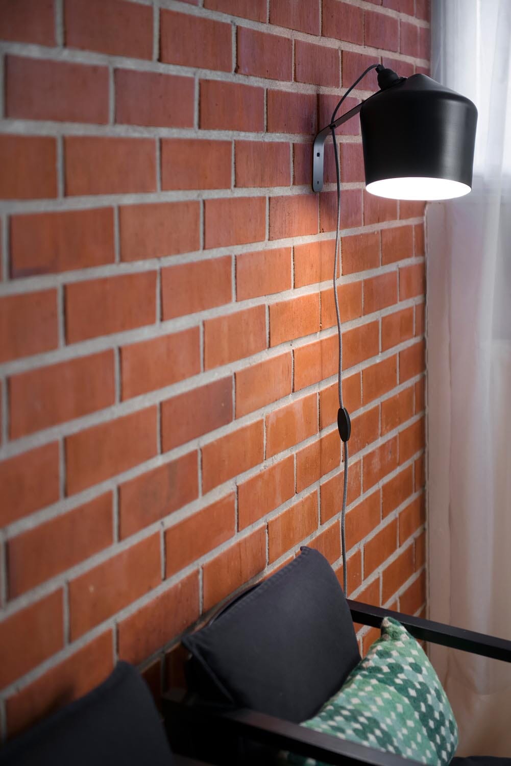 Pasila seinävalaisin Musta Seinävalaisin Innolux
