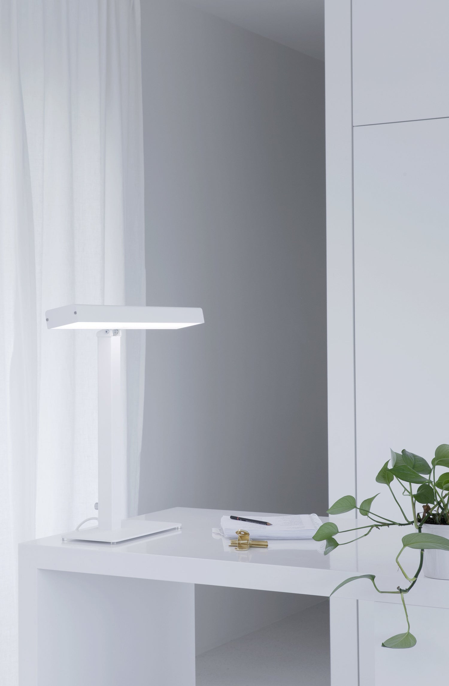 Valovoima pöytävalaisin Valkoinen Kirkasvalolaite Innolux