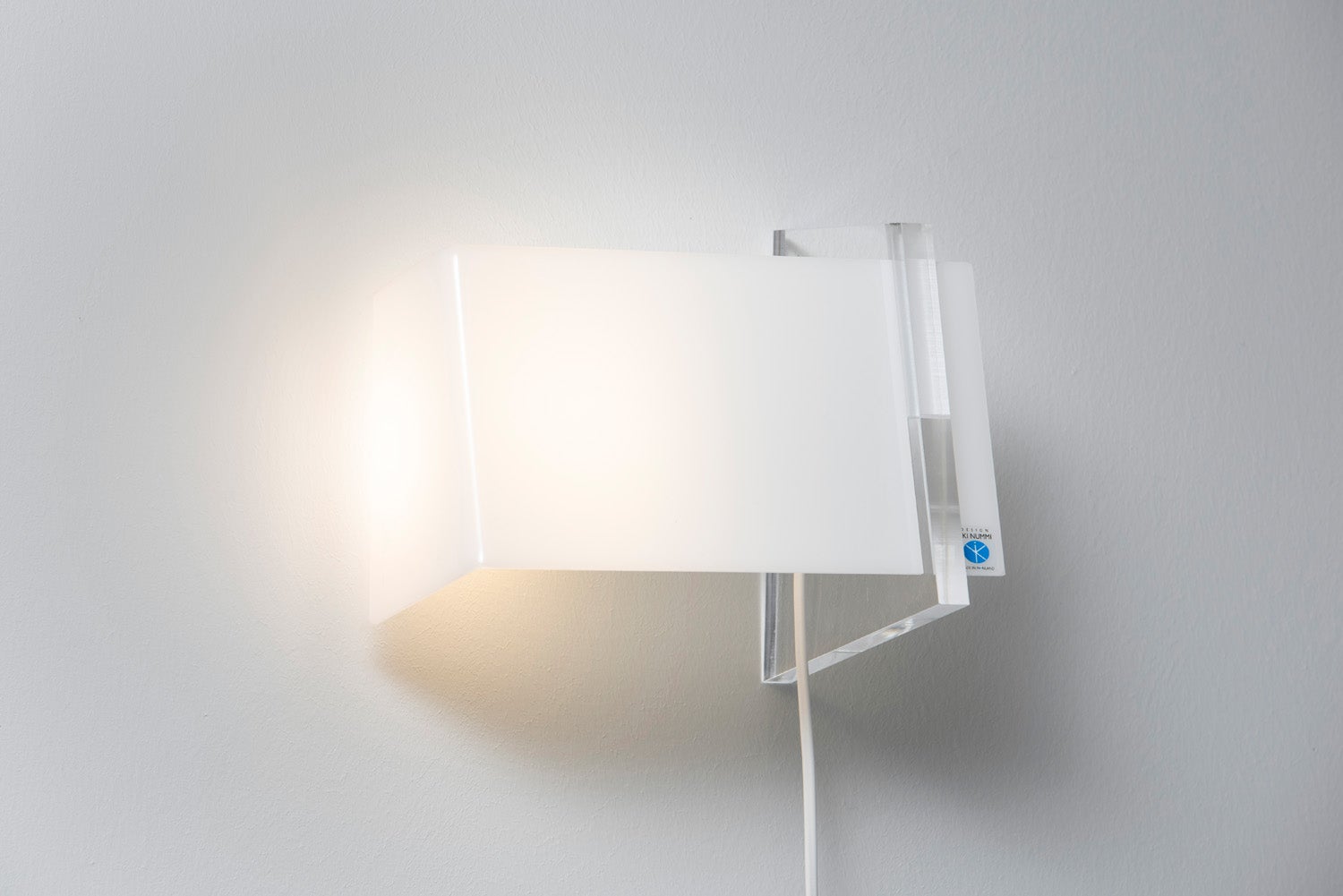 Leena seinävalaisin Innolux