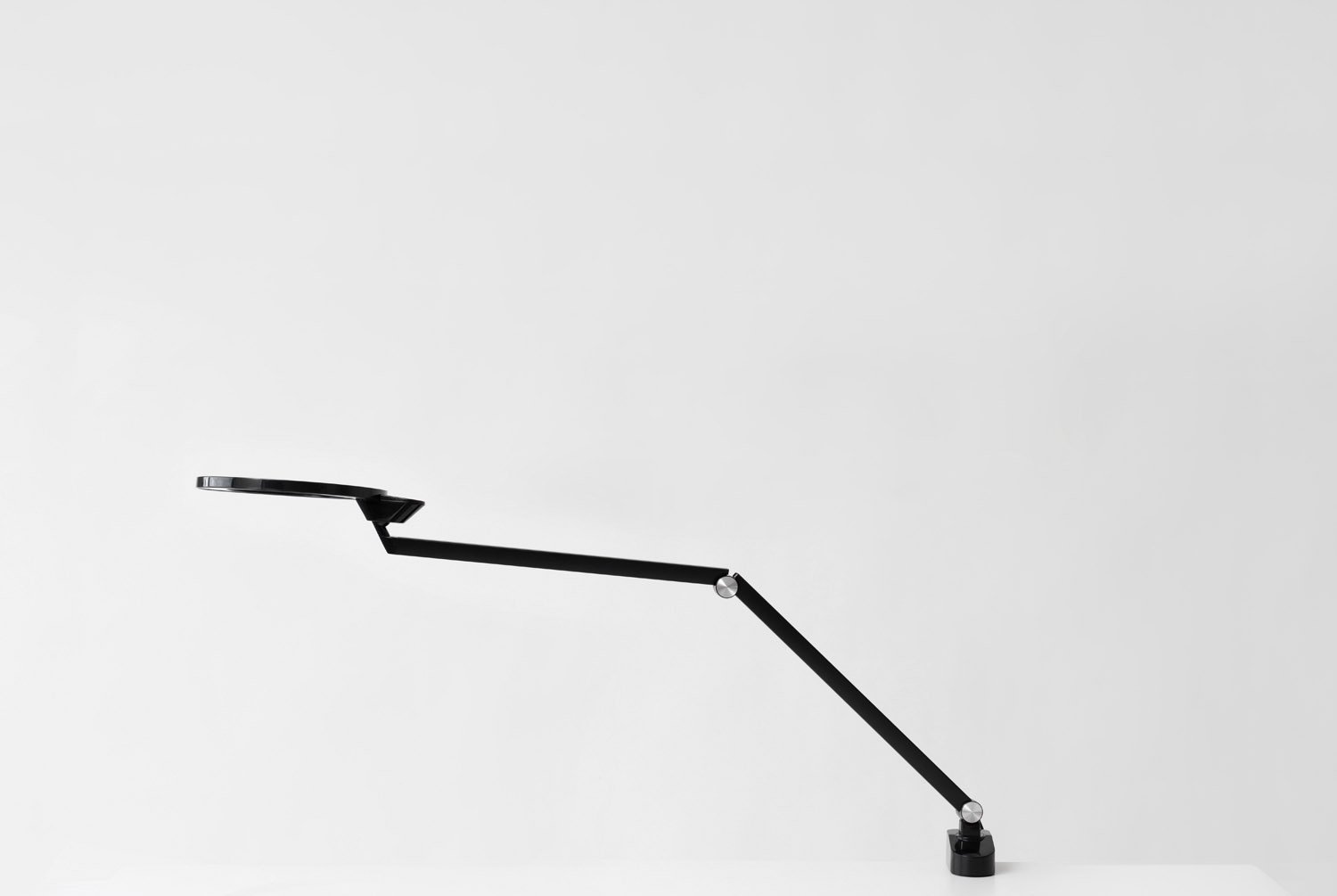 Sipoo työpöytävalaisin pöytäkiinnitys Pöytävalaisin Innolux