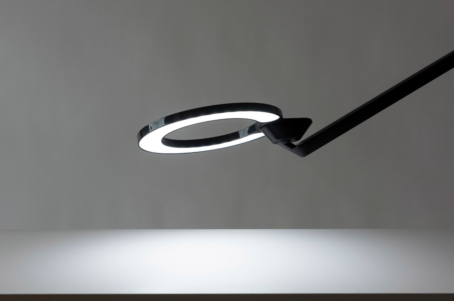 Sipoo työpöytävalaisin Pöytävalaisin Innolux