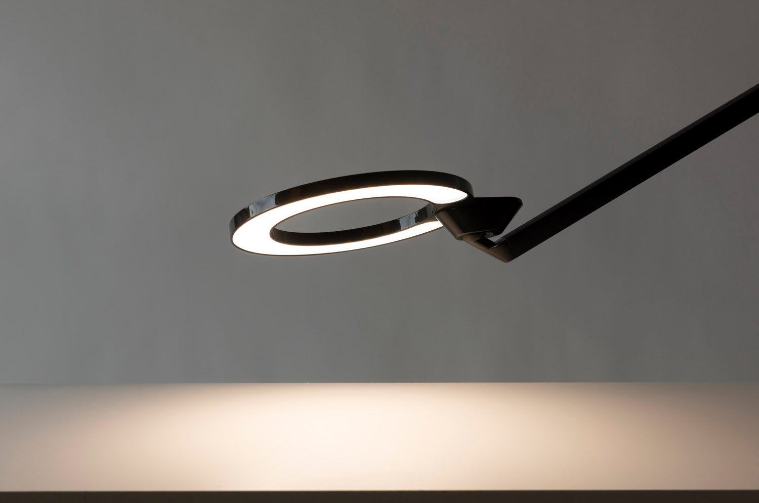 Sipoo työpöytävalaisin Pöytävalaisin Innolux