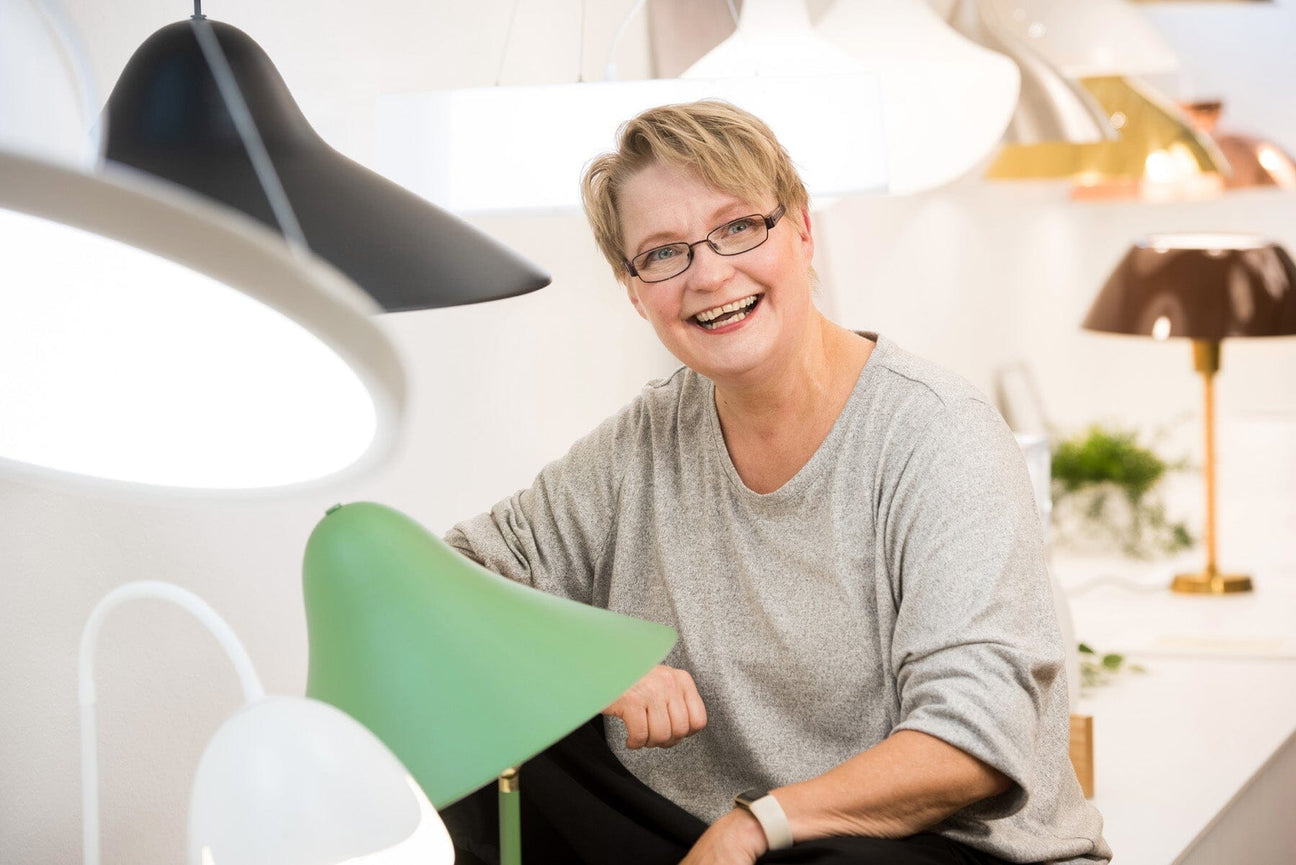 Esittelyssä asiantuntijamme Sanna Liimatainen – projektimyynnin moniosaaja, suomalaisen designin puolestapuhuja ja valon visualisti!
