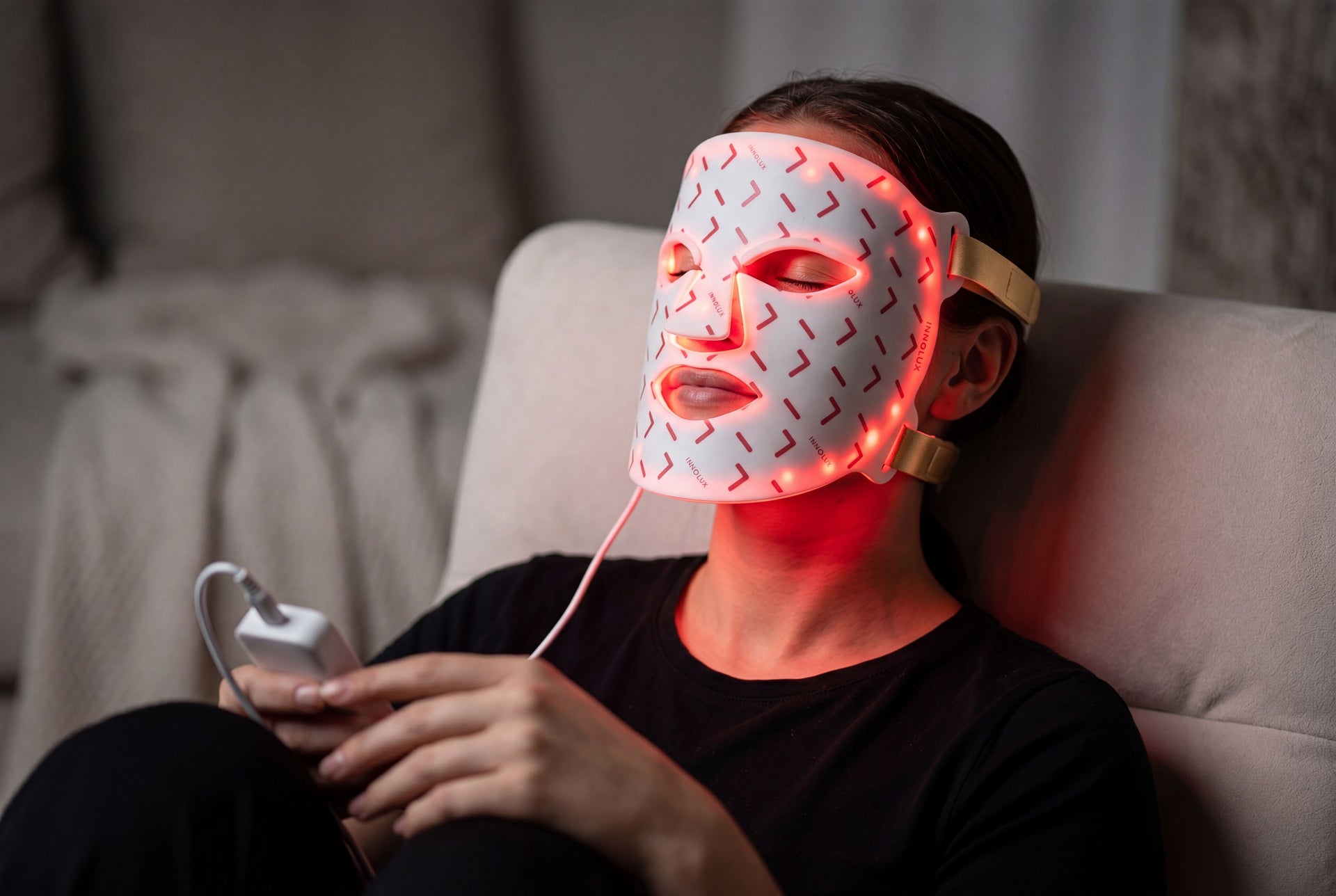 RED MASK punavalonaamio Innolux 